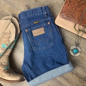 Wrangler Cuffed High Rise Shorts